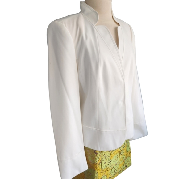 Zara Of White Fitted Style Blazer - Picture 3 of 10